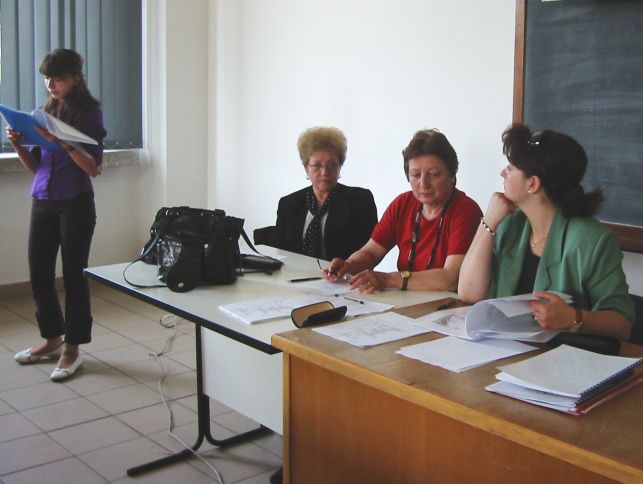 FOTO: Sesiunea de comunicari științifice a profesorilor de istorie – 9 mai 2007